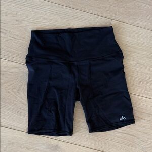 ALO Yoga Women's Black Bike Shorts